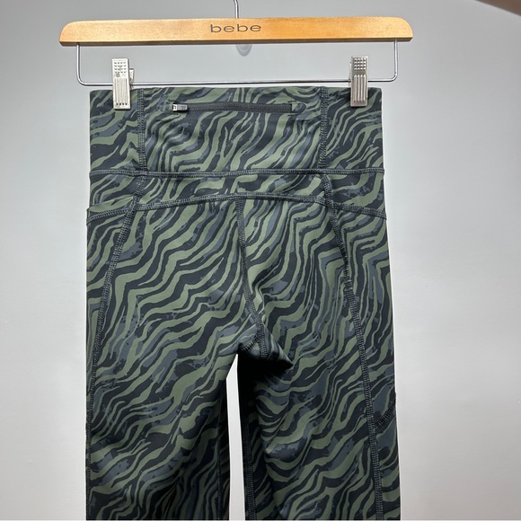 Sweaty Betty Power 7/8 Workout Tights Pocket Leggings Zebra Print Size XS - Picture 13 of 13